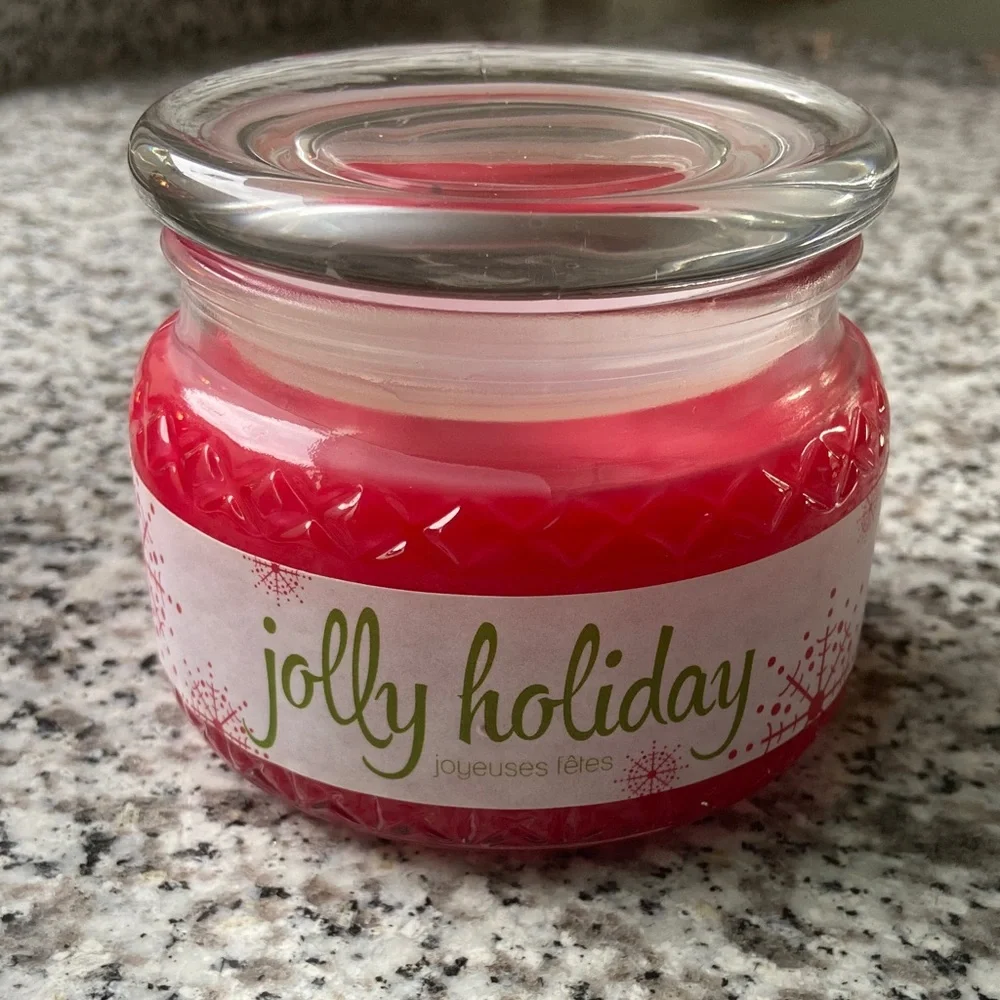 Gold canyon Cozy Christmas Candle - Picture 1 of 4